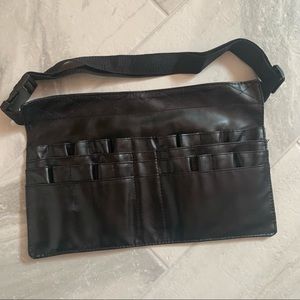 Makeup brush waist bag